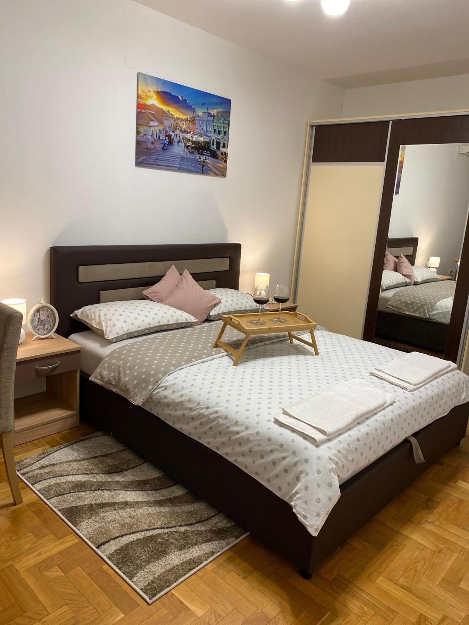 Apartman Ns Dan Centar 노비사드 외부 사진